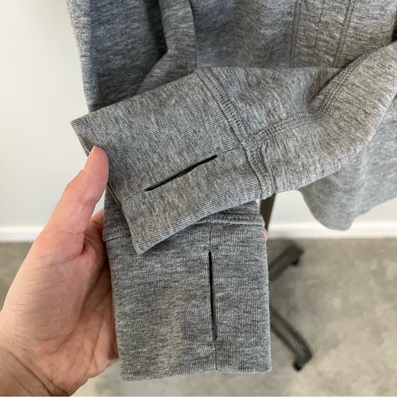 Lululemon In A Cinch Long Sleeve Pullover Sweater Reversible Gray White Stripe - Picture 13 of 16